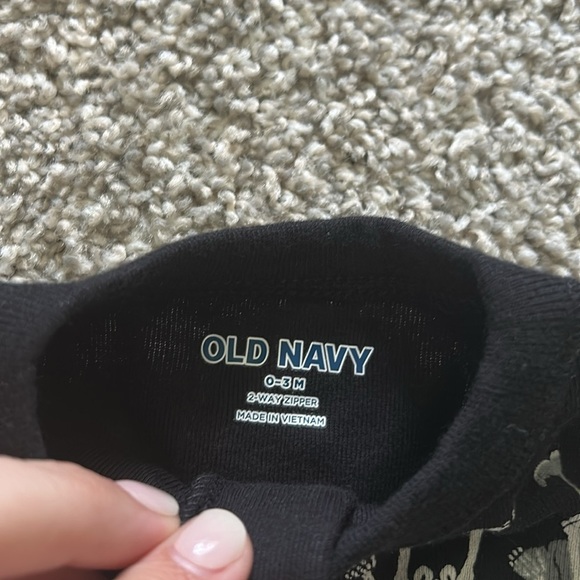 Old Navy Black Skeleton Print baby sleeper - Picture 2 of 5